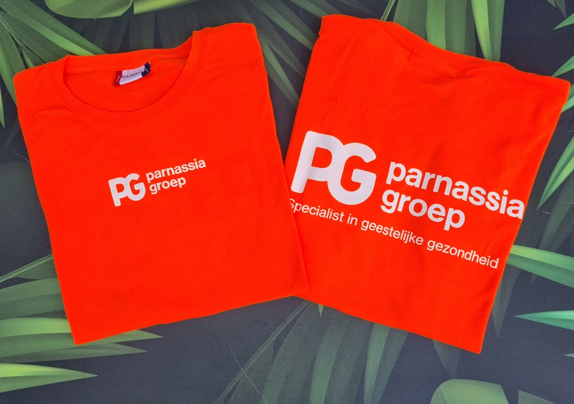 Fluor t-shirts als bedrijfskleding voor Parnassia Group.