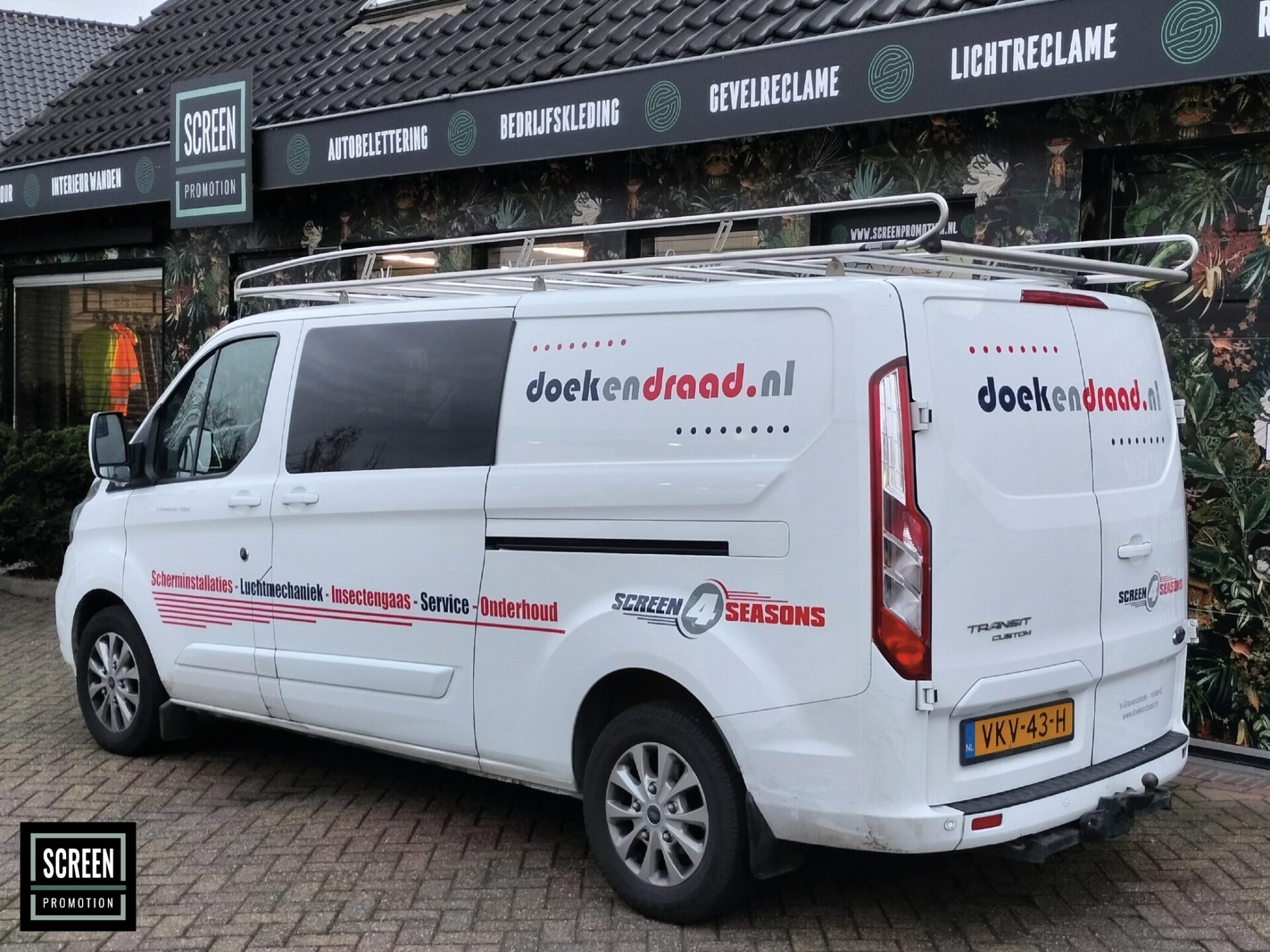 Screen Promotion Autobelettering Bestelbus Doek en Draad