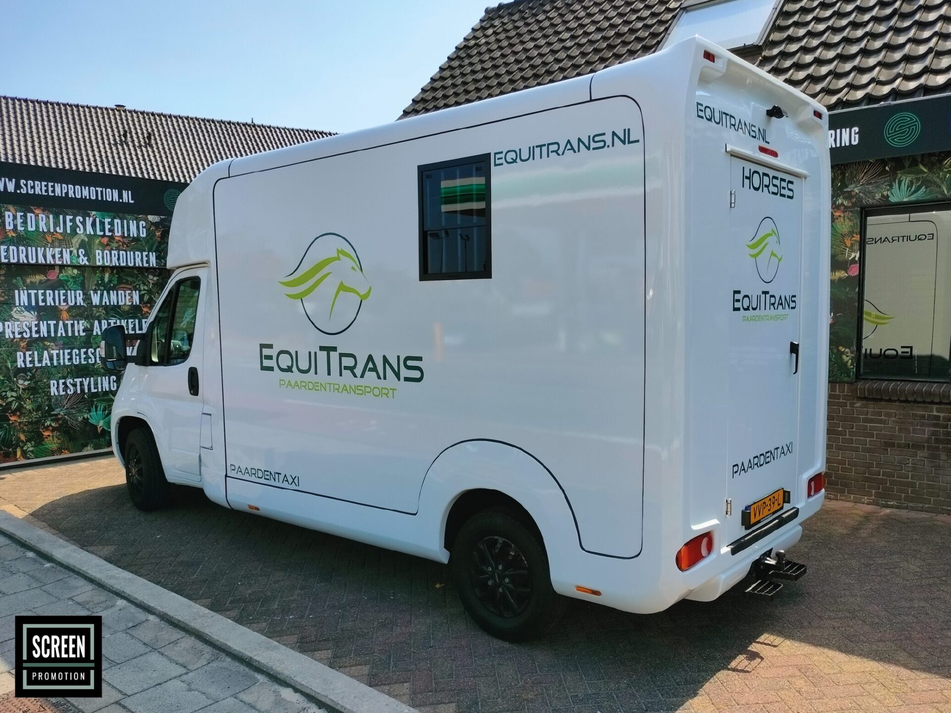 Screen Promotion Autobelettering Paardentrailer