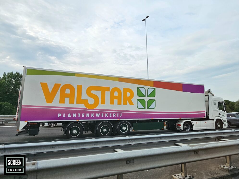 Screen Promotion Autobelettering Vrachtwagen Valstar